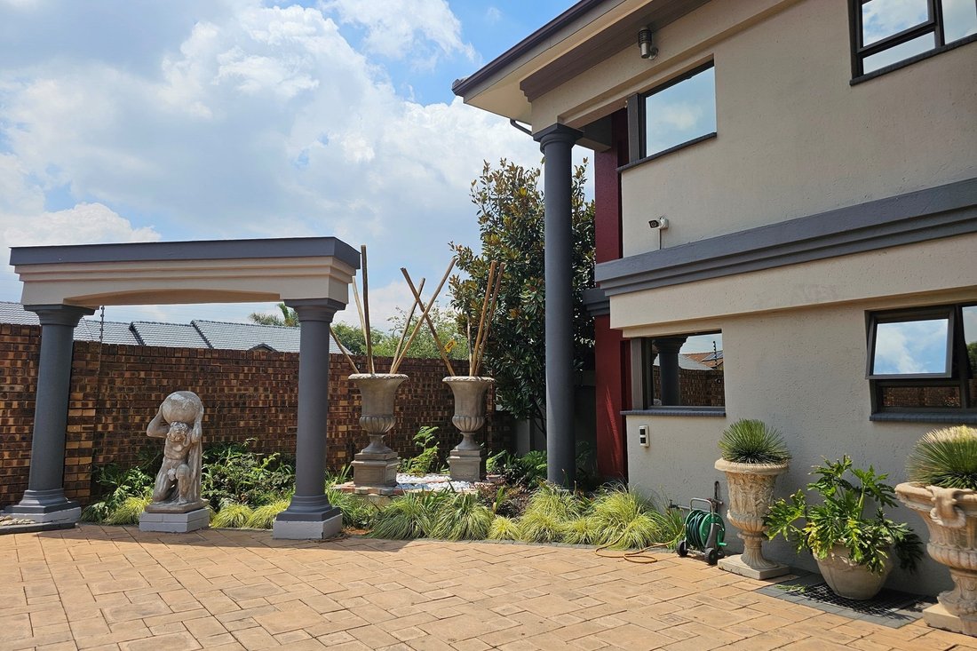 House in Aerorand, Steve Tshwete Local Municipality, South Africa 5 - 18677769