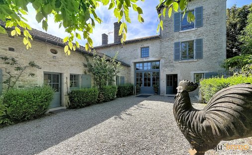 Estate in Colombey-les-Deux-Eglises, Grand Est, France 1