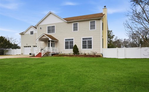 House in Lake Ronkonkoma, New York, United States 1