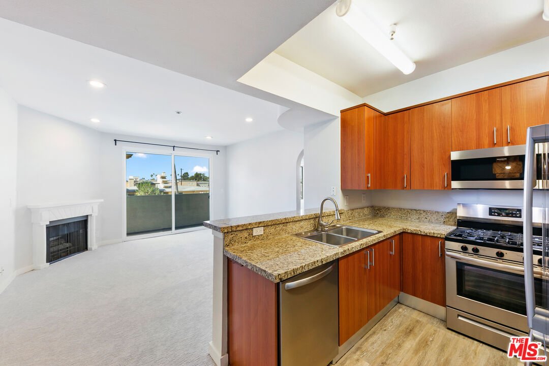 Condo in Los Angeles, California, United States 2 - 18677537