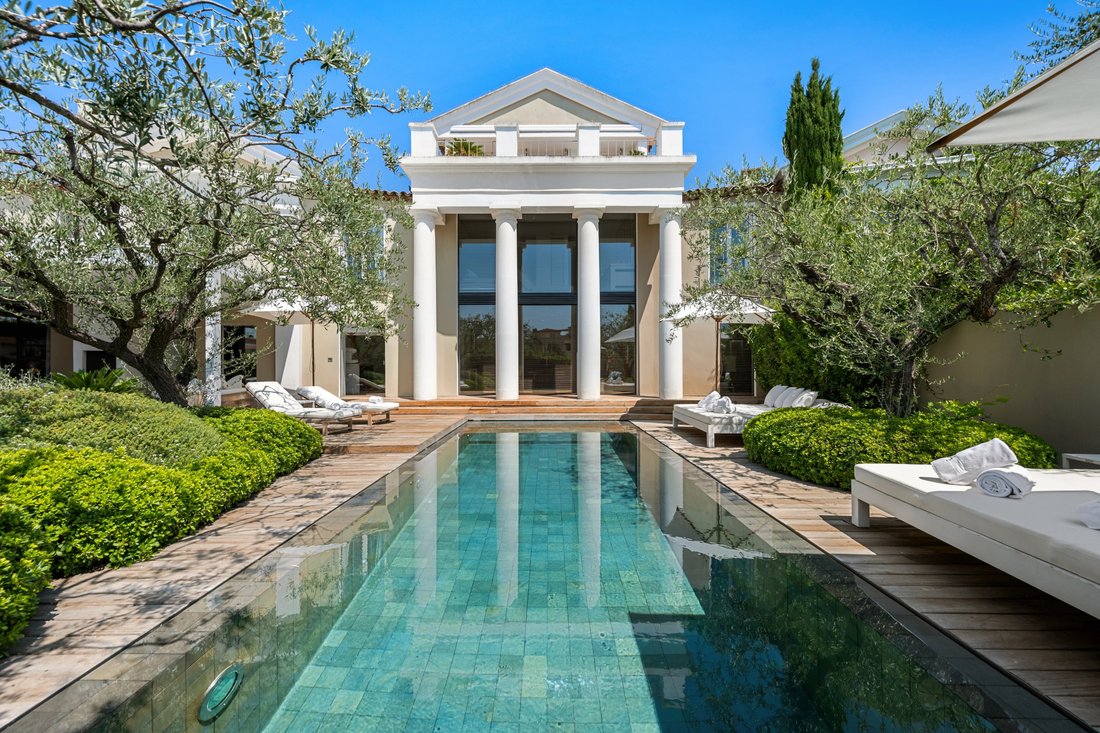 Villa in Port Grimaud, Grimaud, Provence-Alpes-Côte d'Azur 4 - 18675021