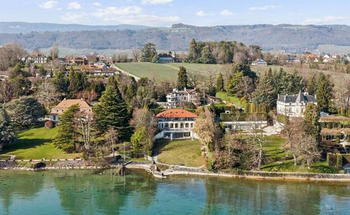 House in Dully, Vaud, Switzerland 1