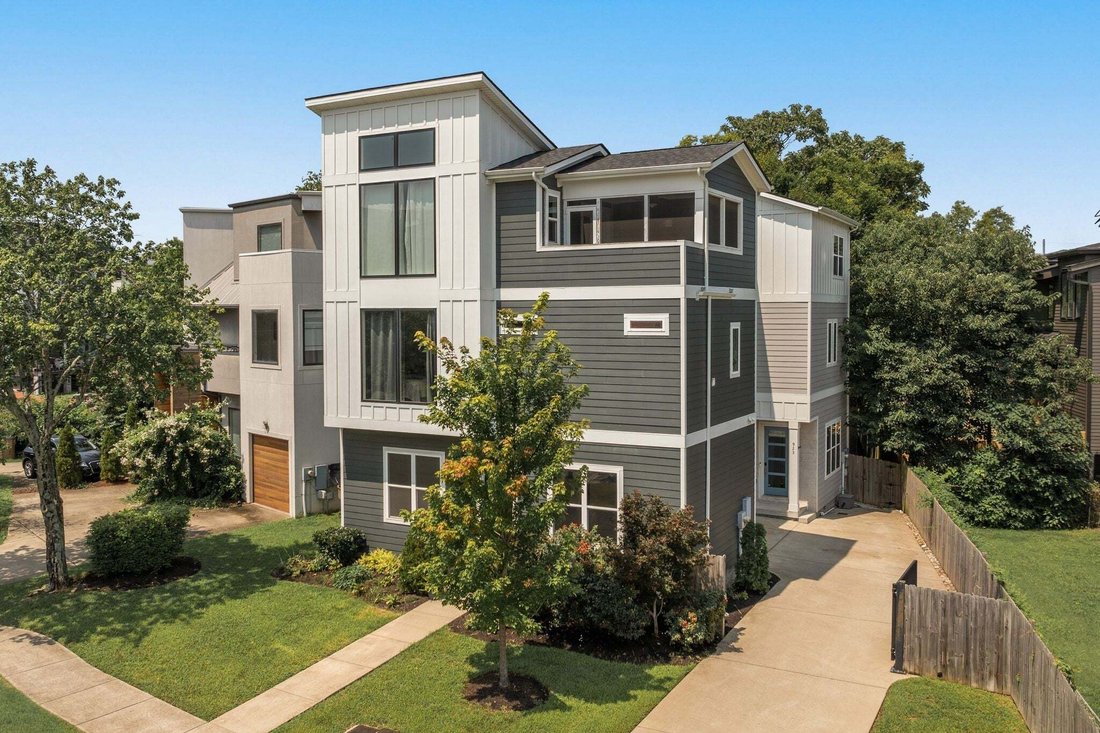 Co Op in Nashville, Tennessee, United States 1 - 18677137