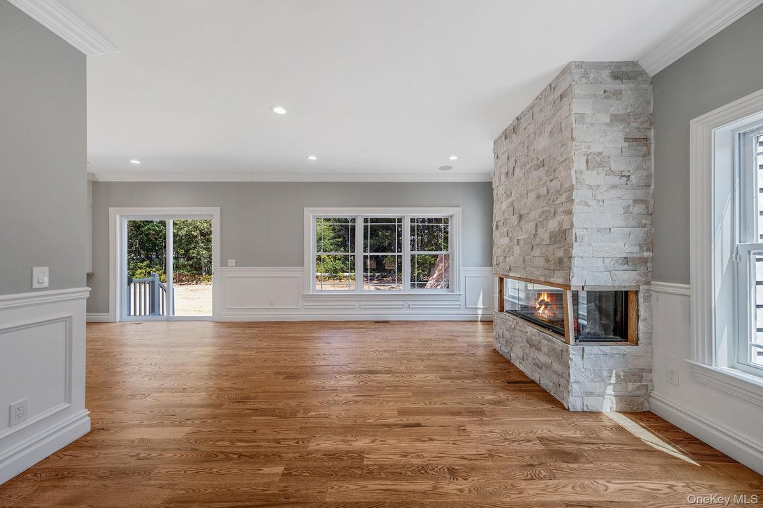 House in Port Jefferson Station, New York, United States 4 - 18677644