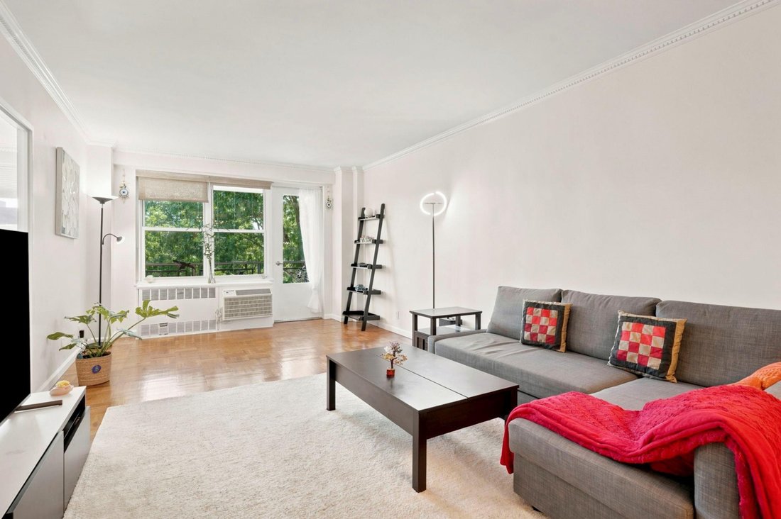 Co Op in Scarsdale, New York, United States 3 - 18678473