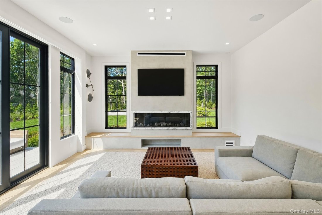 House in East Quogue, New York, United States 3 - 18677740
