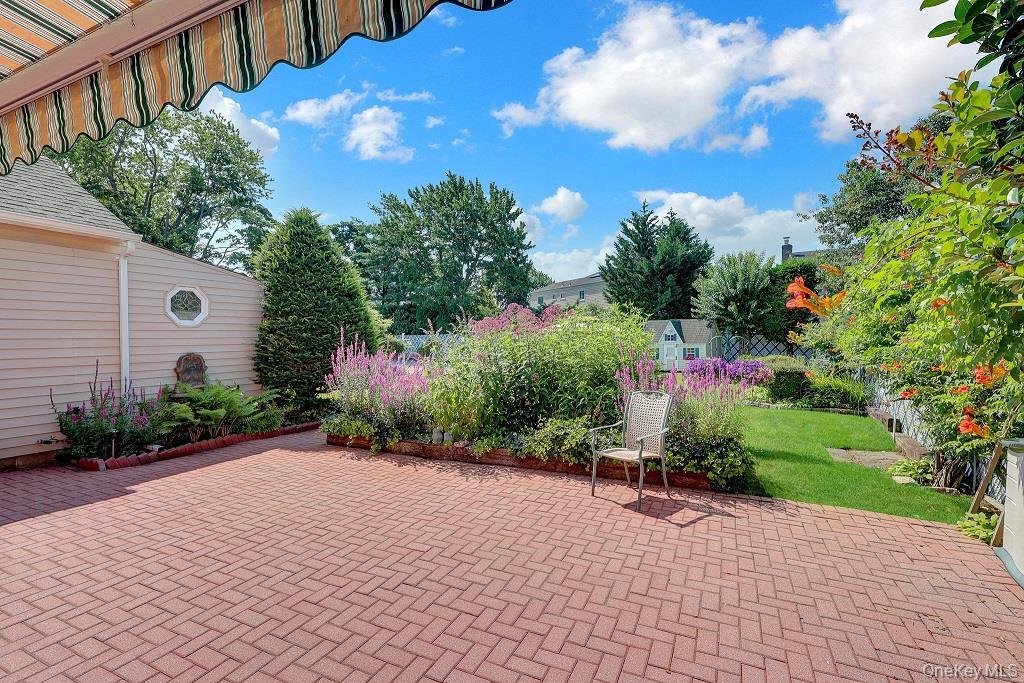 House in Massapequa, New York, United States 3 - 18677562