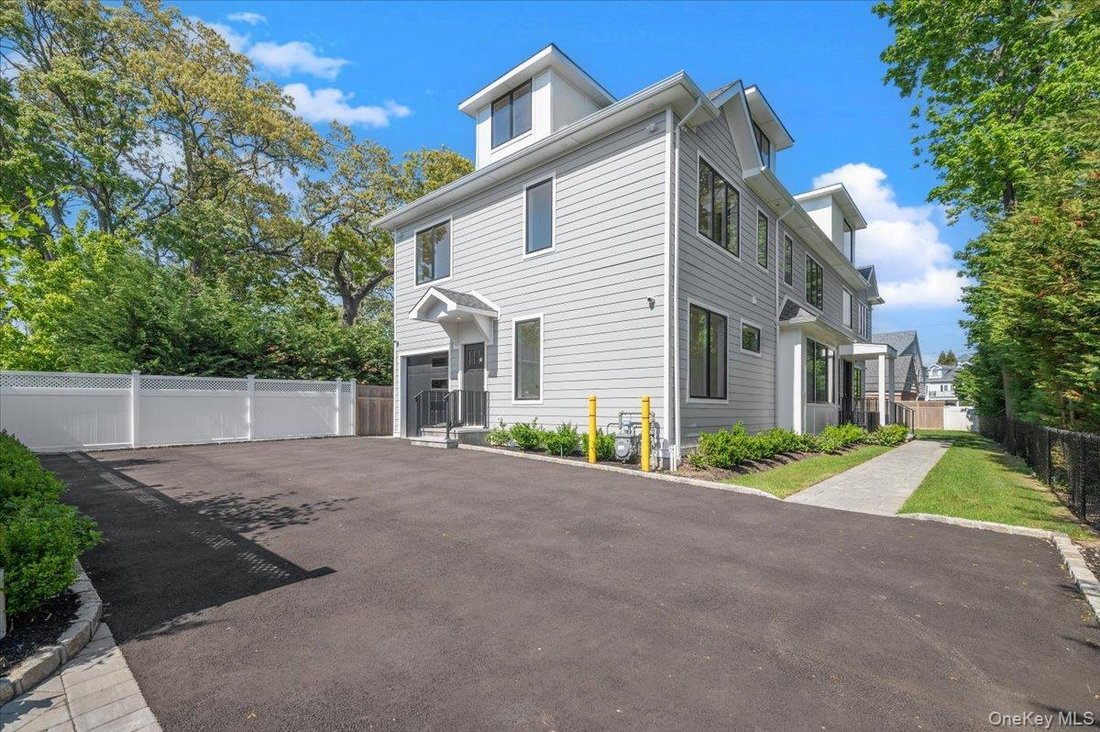 House in Lawrence, New York, United States 2 - 18677689