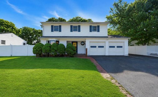 House in Centereach, New York, United States 1
