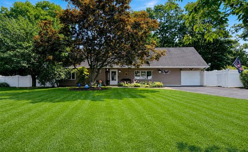 House in Holbrook, New York, United States 1