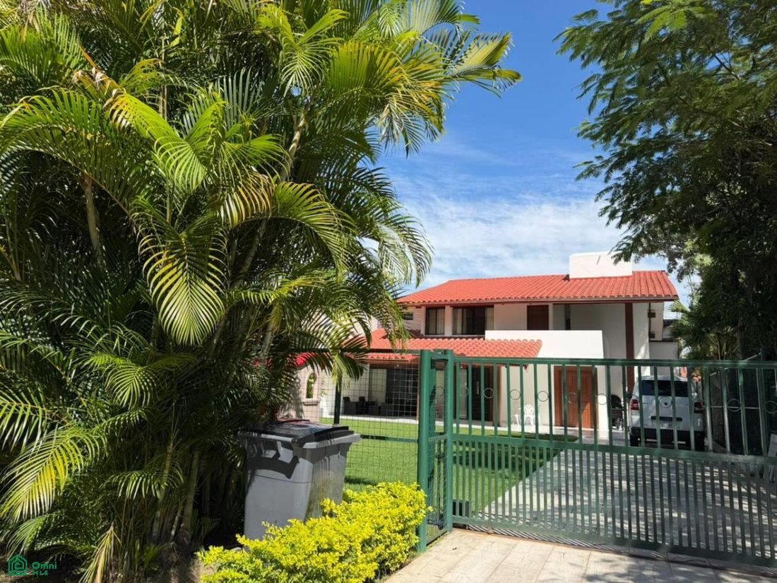 Townhouse in Santa Cruz de la Sierra, Santa Cruz Department, Bolivia 1 - 18299630