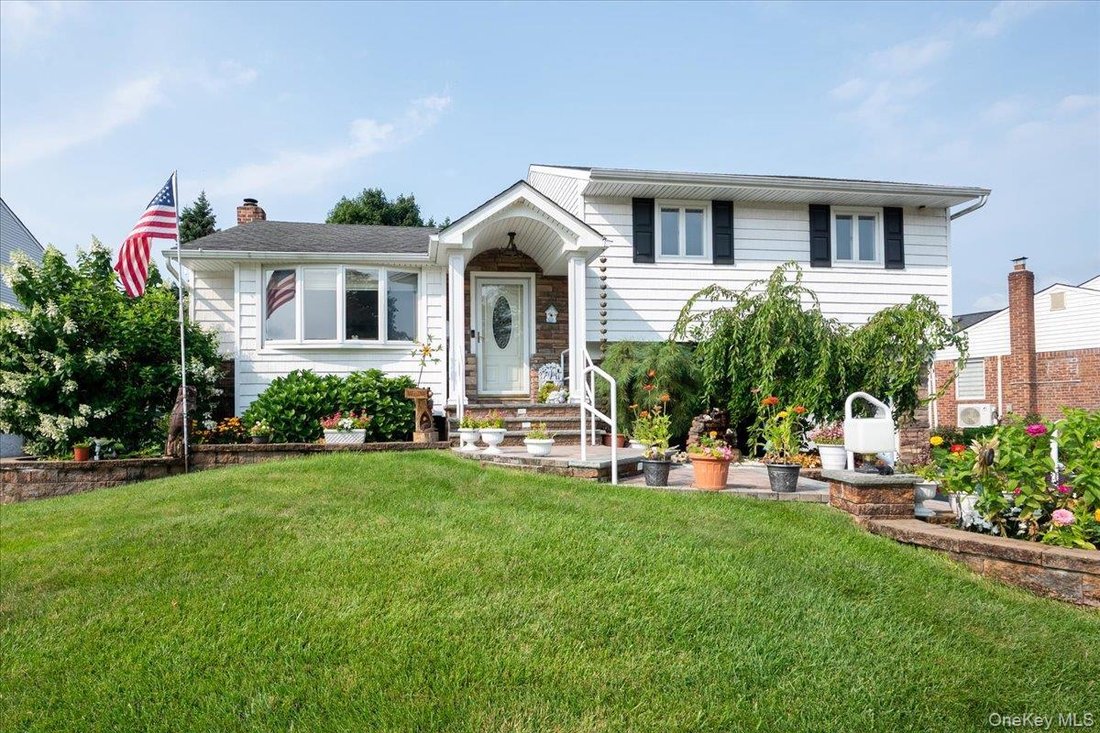House in Syosset, New York, United States 2 - 18677710