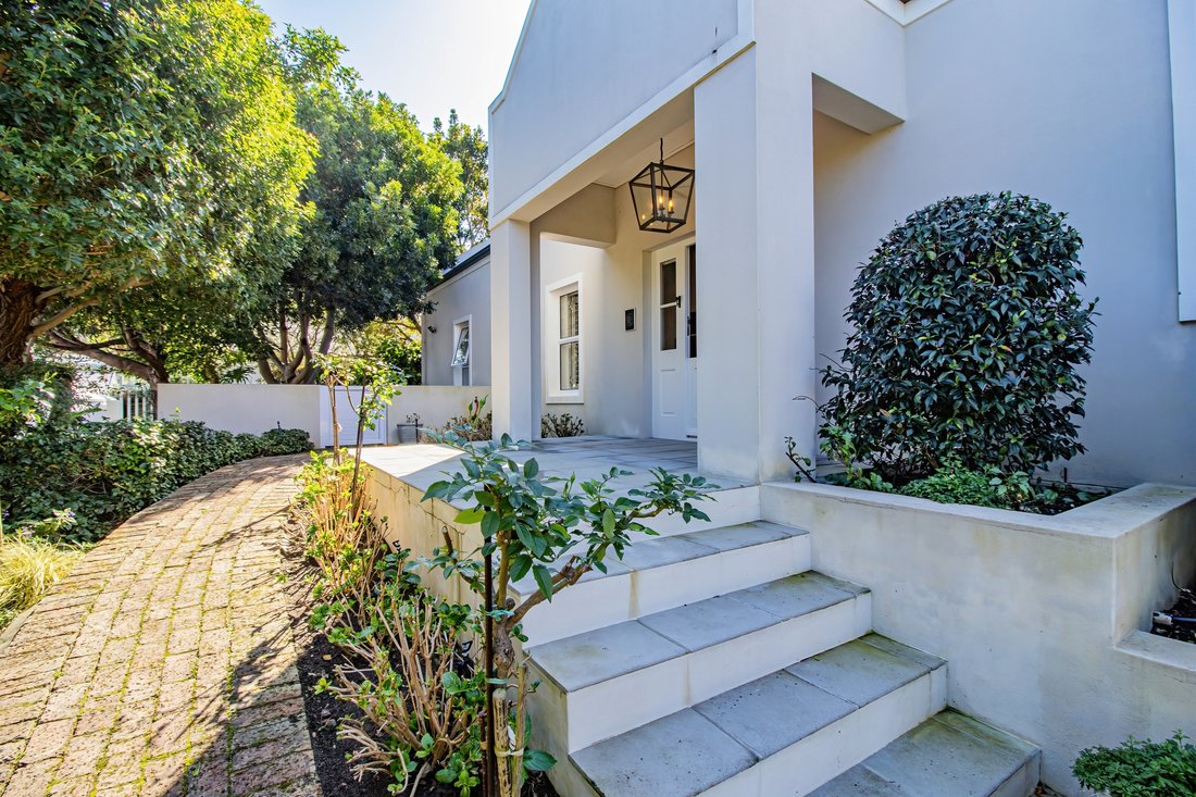 Country House in Hemel en Aarde, Western Cape, South Africa 1 - 18675271
