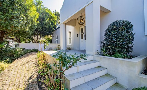 Country House in Hemel en Aarde, Western Cape, South Africa 1
