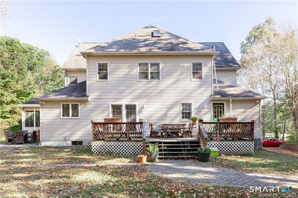 House in Naugatuck, Connecticut, United States 4 - 18677347