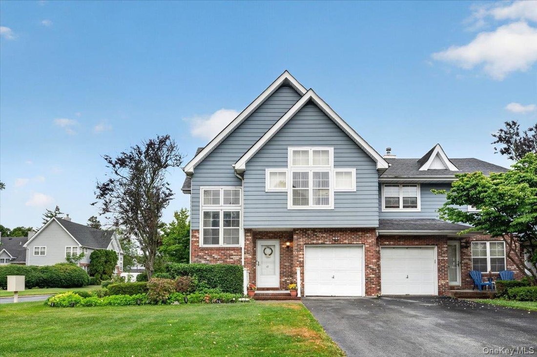 House in Central Islip, New York, United States 1 - 18677639