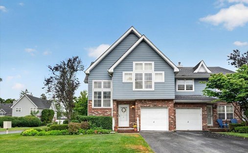 House in Central Islip, New York, United States 1