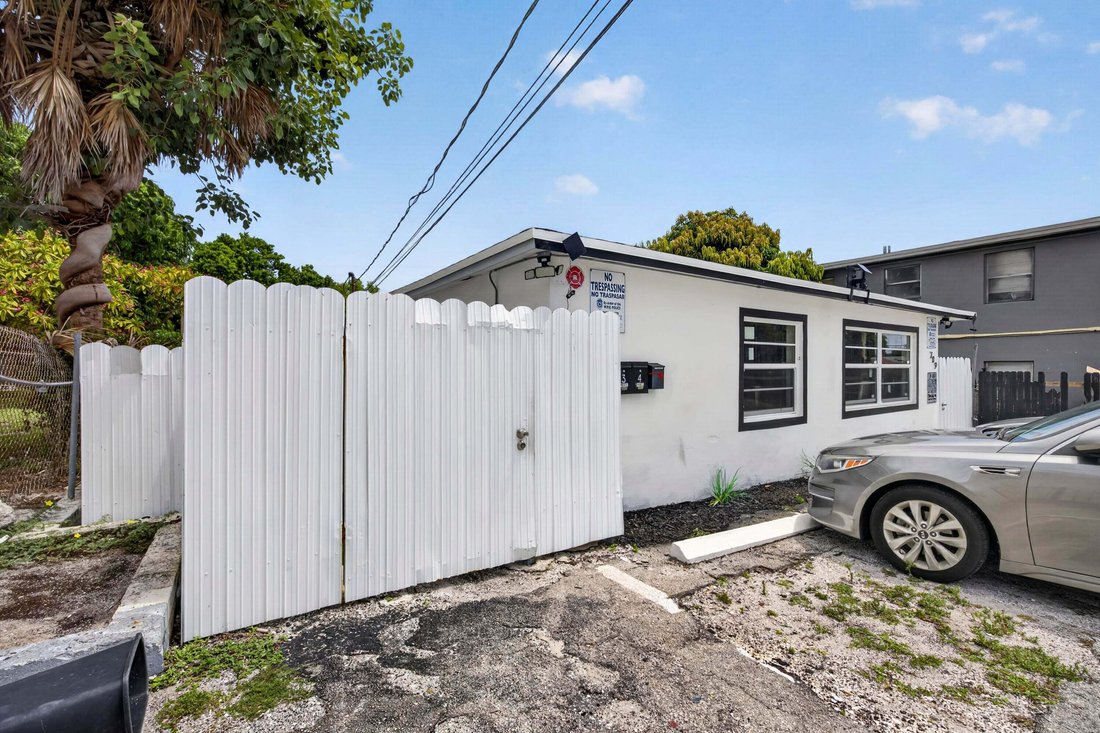 West Palm Beach, Florida, United States 5 - 18676205