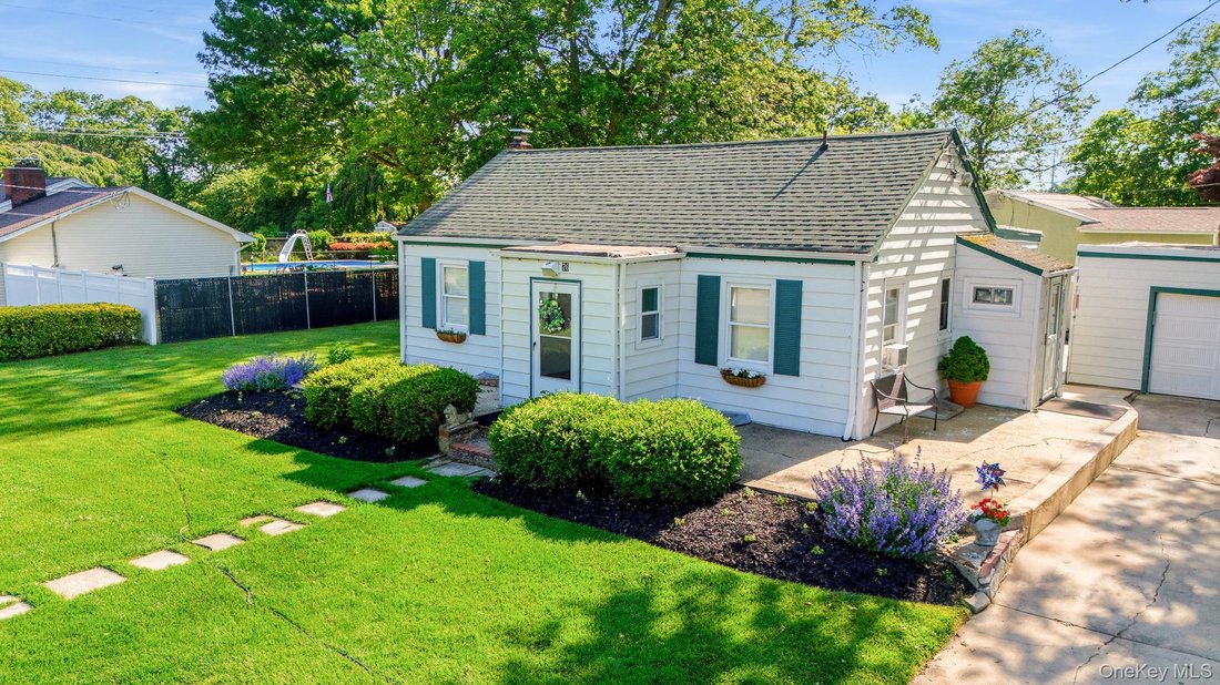 House in Farmingville, New York, United States 2 - 18677518