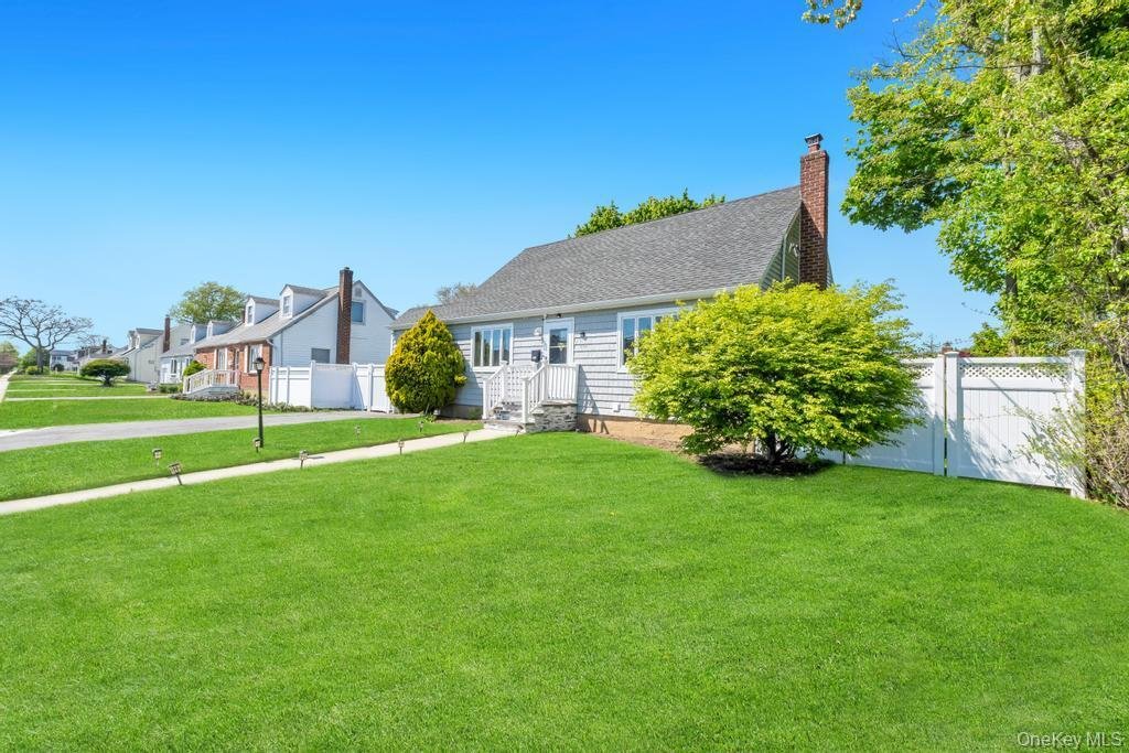 House in Massapequa, New York, United States 2 - 18678291