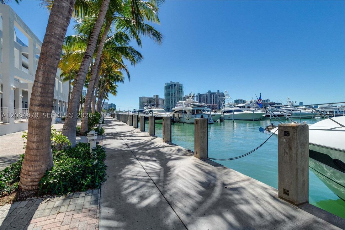 Condo in Miami Beach, Florida, United States 3 - 18676824