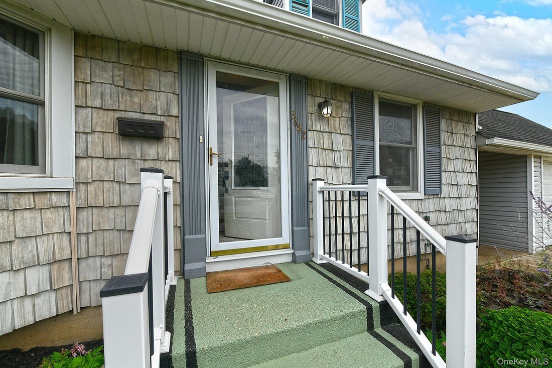 House in Levittown, New York, United States 4 - 18677548