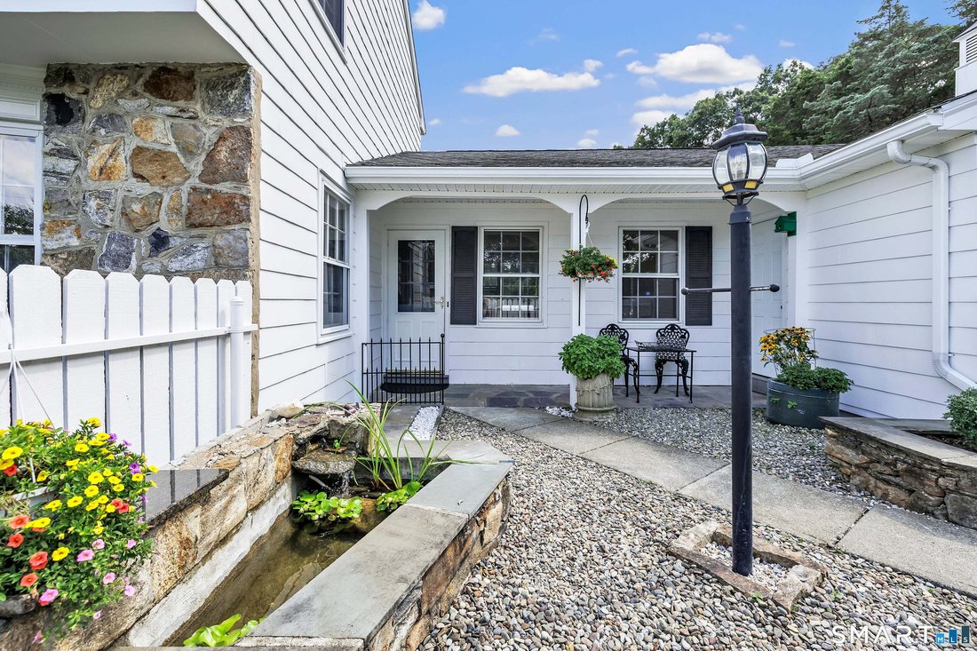 House in Trumbull, Connecticut, United States 4 - 18676686