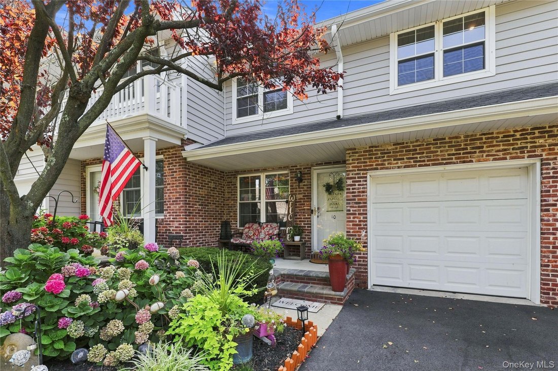 House in Central Islip, New York, United States 2 - 18677737