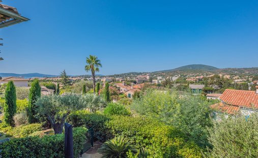Apartment in Ville-Les Saquedes-Le Bouillonnet, Sainte-Maxime, France 1