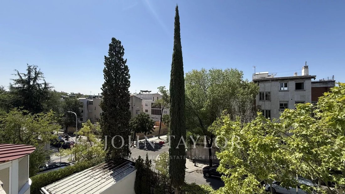 Chalet à Chamartín, Madrid, Espagne 3 - 18437904