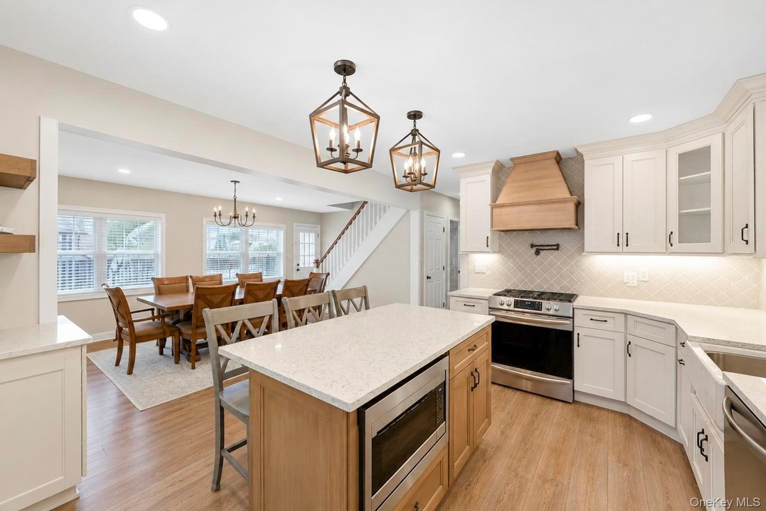 House in Levittown, New York, United States 2 - 18677803