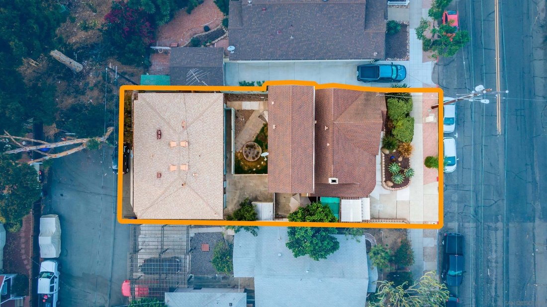 San Diego, California, United States 2 - 18676960