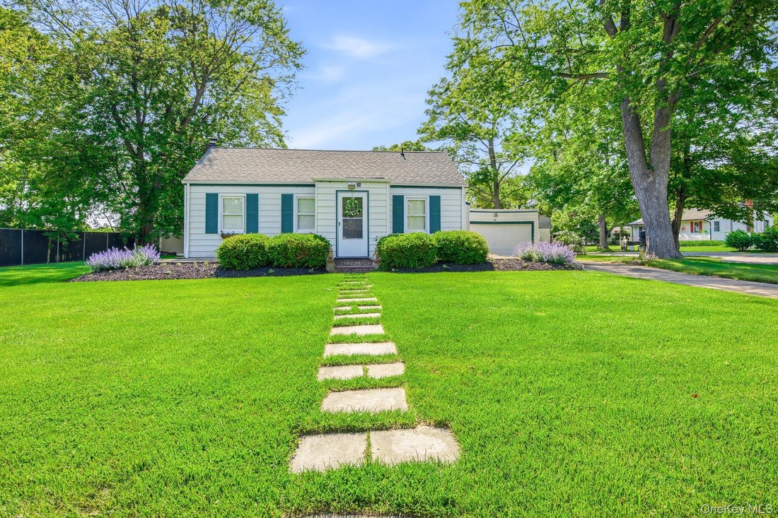 House in Farmingville, New York, United States 4 - 18677518