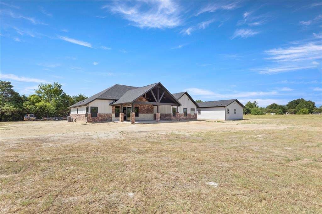 House in Celeste, Texas, United States 4 - 18677172