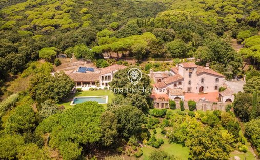 Country House in Sant Andreu de Llavaneres, Catalonia, Spain 1