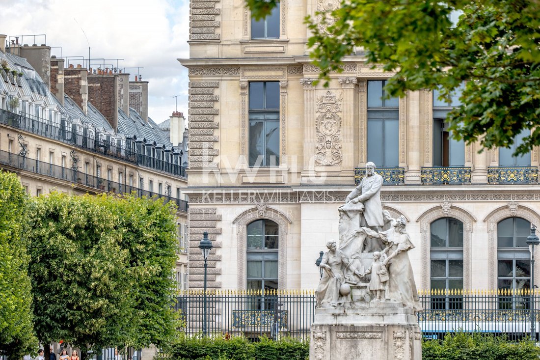 Apartment in Saint Germain l'Auxerrois, Paris 1er Arrondissement, Paris 1 - 18593935
