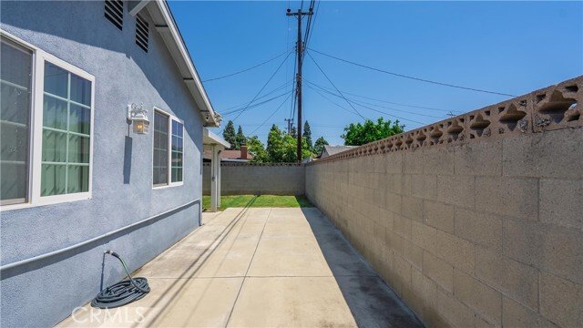 Lakewood, California, United States 5 - 18675003