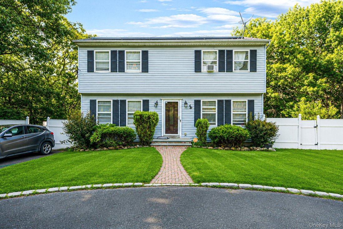 House in Medford, New York, United States 1 - 18677500