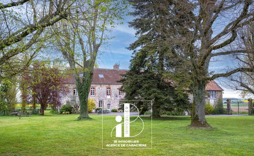 House in Centre Est, Provins, France 1