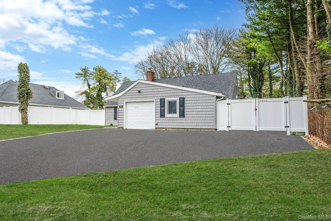 House in Islandia, New York, United States 3 - 18677671