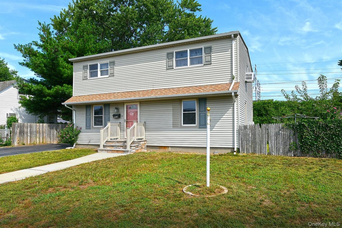 House in Levittown, New York, United States 3 - 18677575