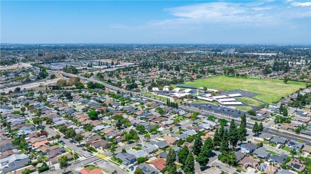 Lakewood, California, United States 1 - 18675003