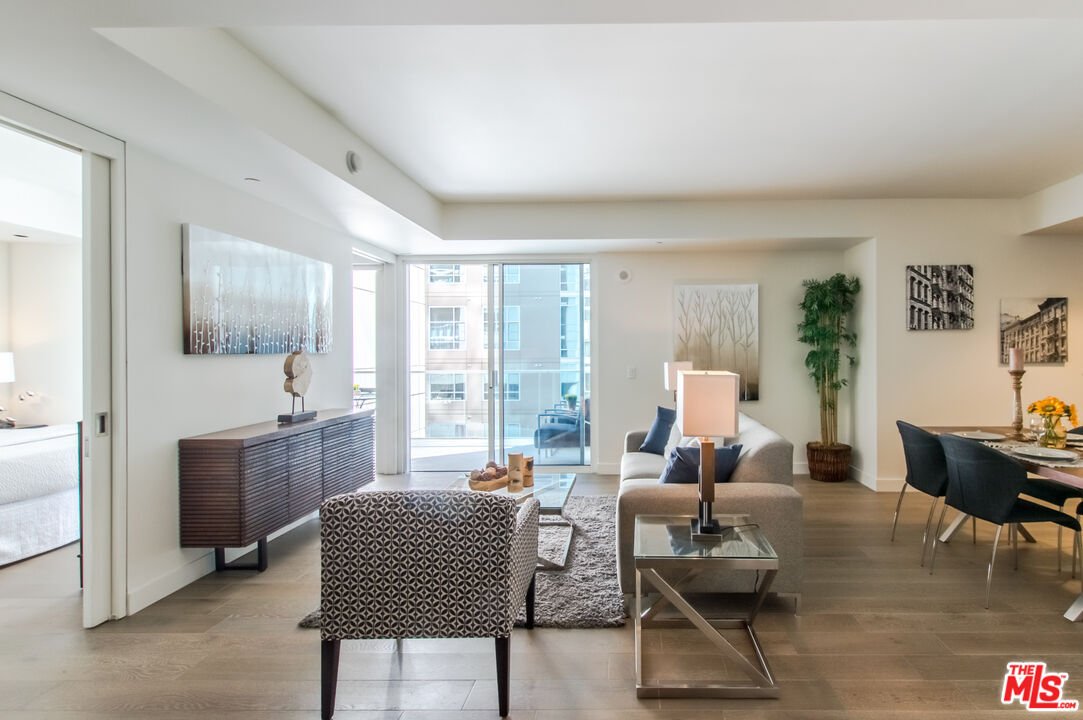 Los Angeles, California, United States 2 - 18677610