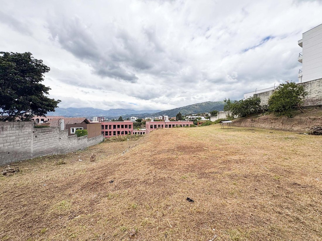 Land in Quito, Pichincha, Ecuador 3 - 18677807