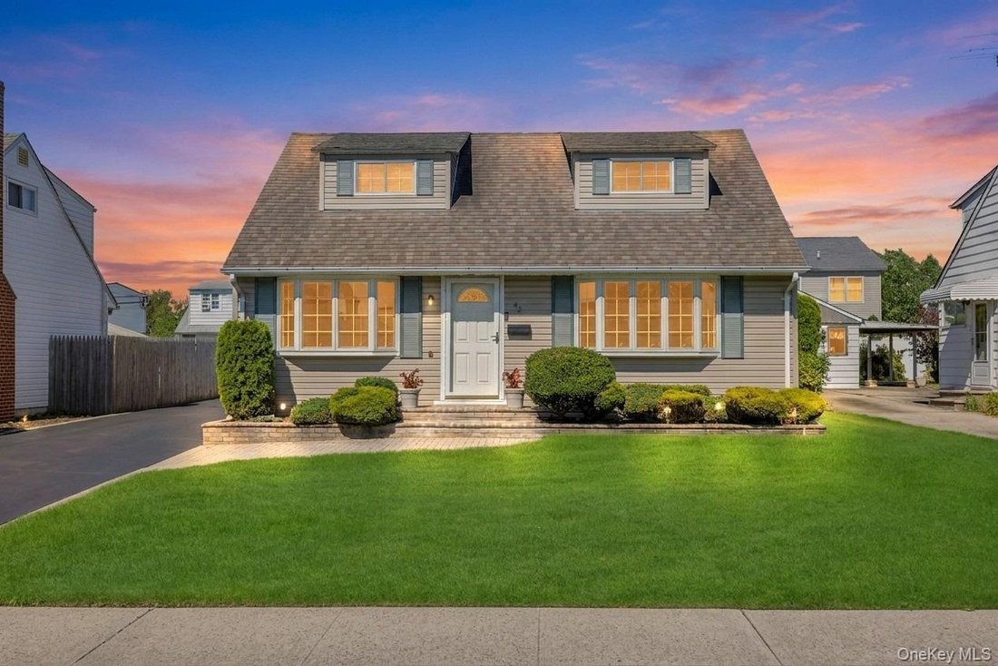 House in Hicksville, New York, United States 1 - 18677758