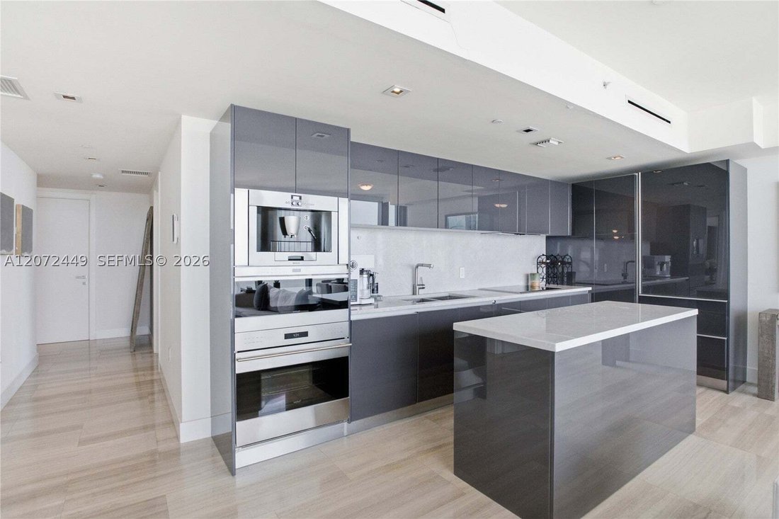 Condo in Miami, Florida, United States 5 - 18676873