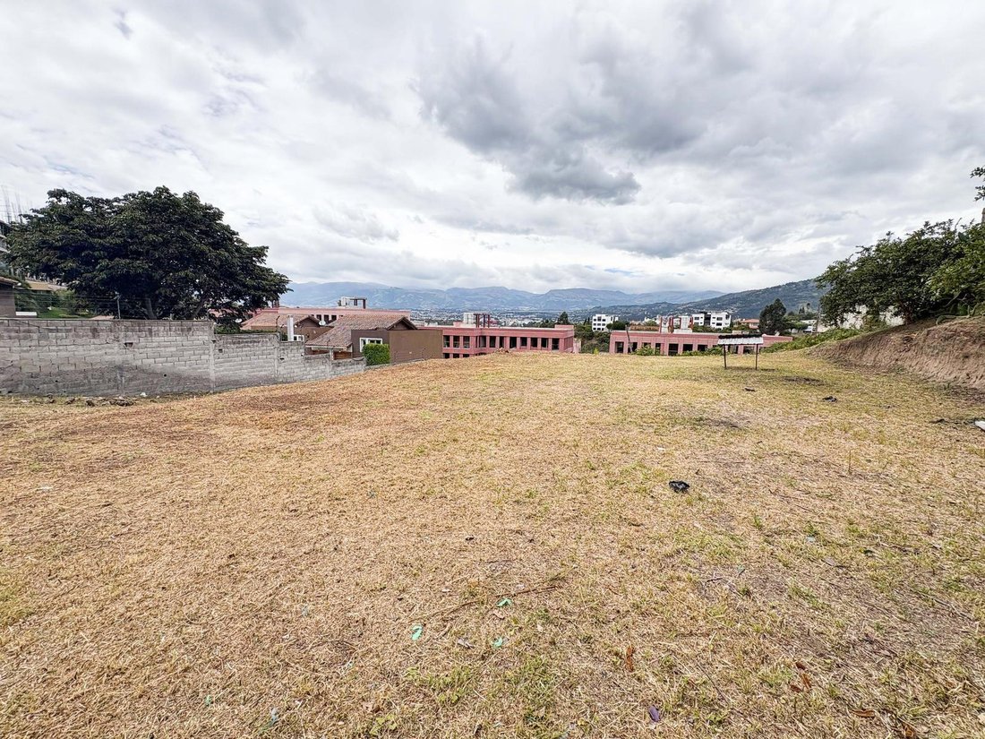 Land in Quito, Pichincha, Ecuador 1 - 18677807