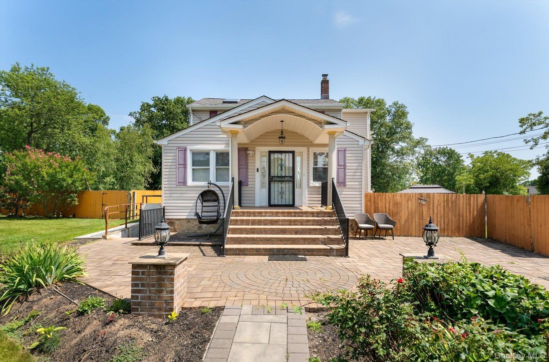 House in Bay Shore, New York, United States 2 - 18677406