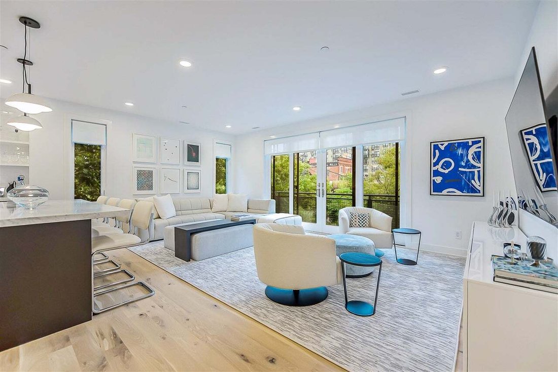 Condo in Ann Arbor, Michigan, United States 3 - 18676782