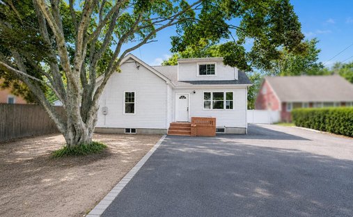 House in Wyandanch, New York, United States 1